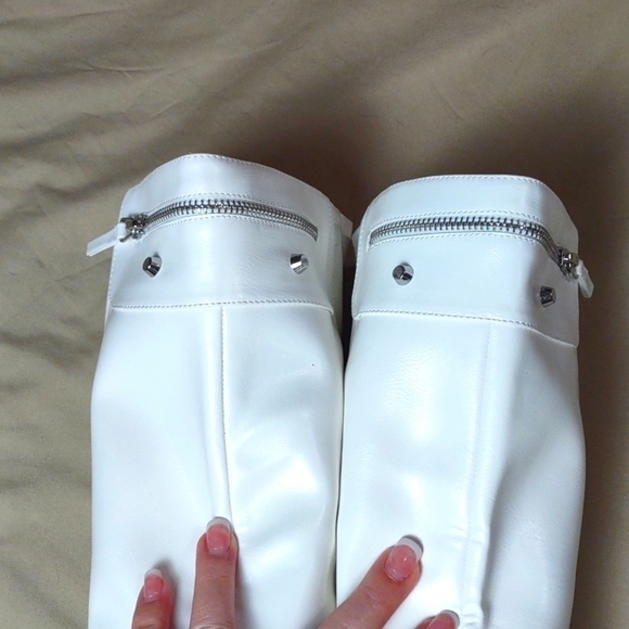 Shoe Dazzle White Boots Size: 7 NIB - Picture 3 of 8